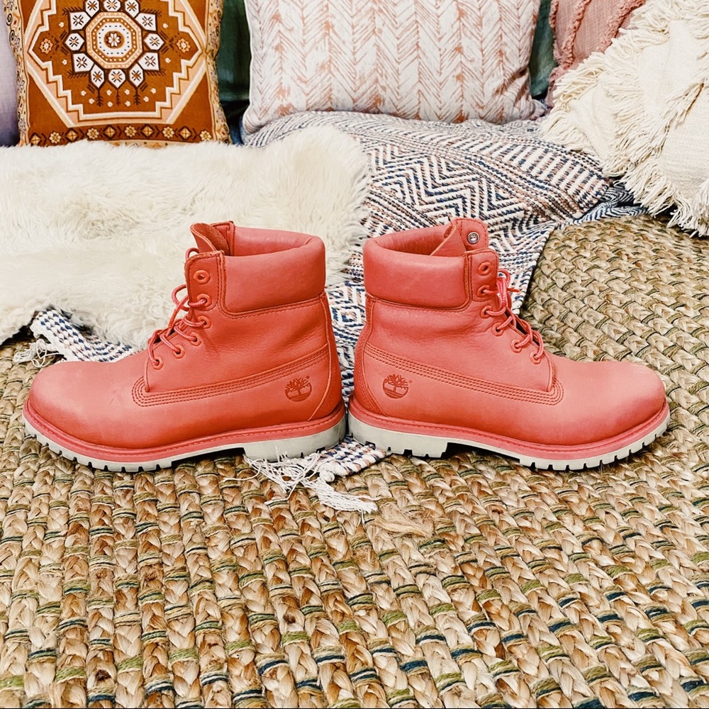 Genuine Timberland mauve pink leather hiking boot
